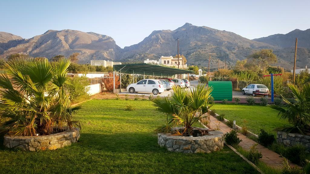 Kritamos Beach Apartments Frangokastello Eksteriør billede